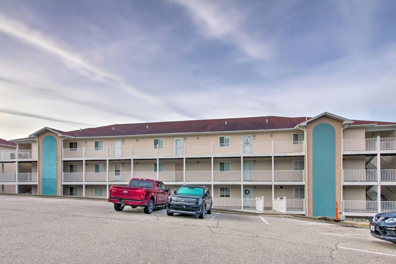 Sleek Lake Ozark Gem With Views And Pool Access! Екстер'єр фото