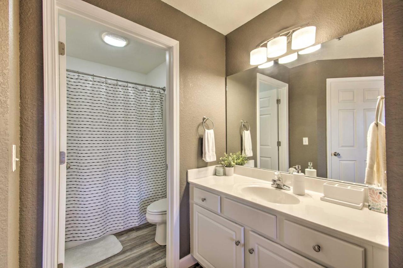 Sleek Lake Ozark Gem With Views And Pool Access! Екстер'єр фото